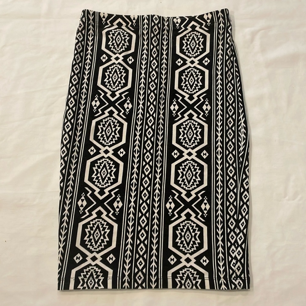 Forever 21 Tribal Print Skirt Size Small